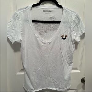 True Religion Deep V-neck Size XL Fitted. Excellent condition